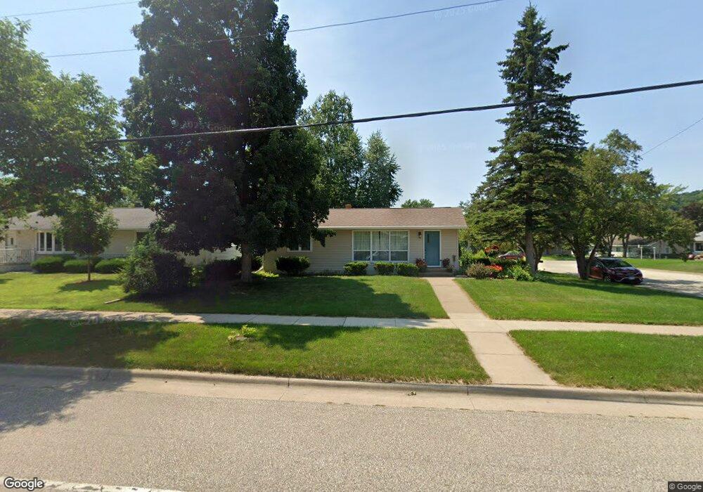 804 S Elm St, La Crescent, MN 55947 - photo 1