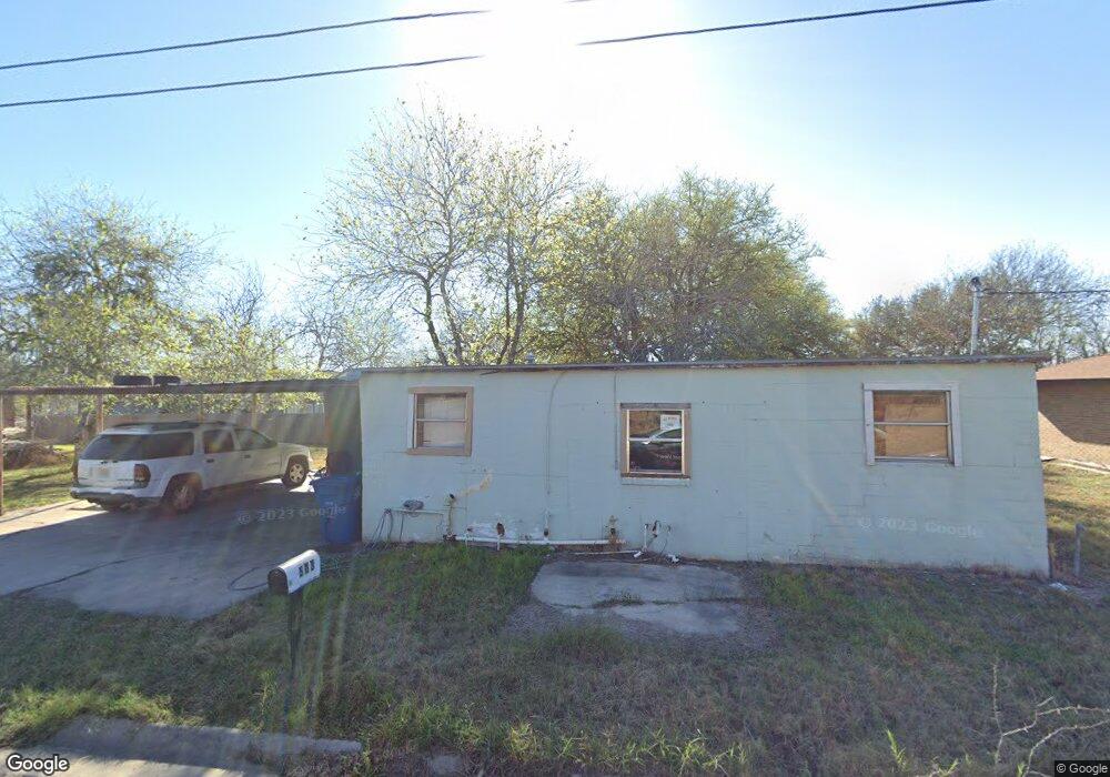 503 W Randall St, Beeville, TX 78102 - photo 1