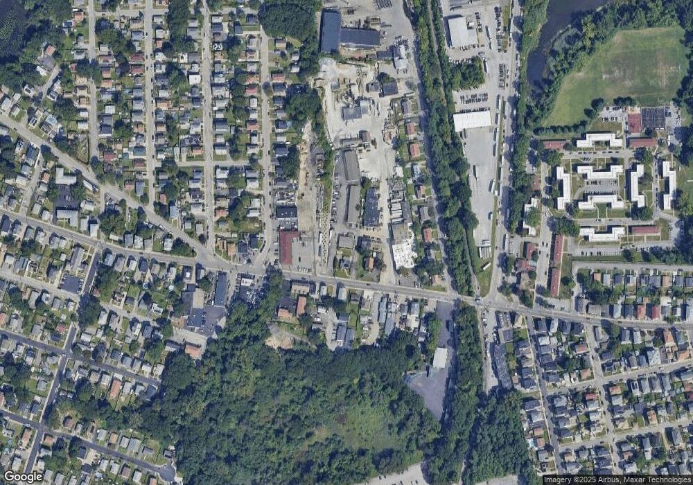 579 Weeden St unit 4, Pawtucket, RI 02860 - photo 1