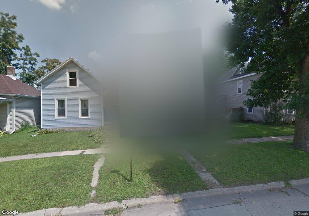 1022 8th St SE, Cedar Rapids, IA 52401 - photo 1