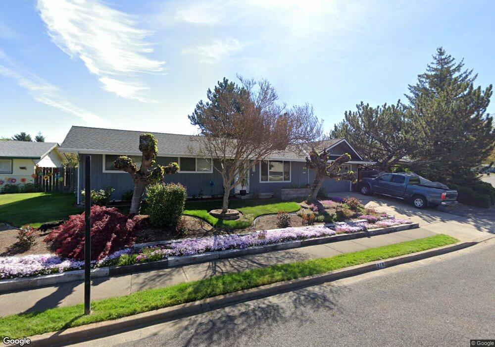 910 N 5th St, Central Point, OR 97502 - photo 1