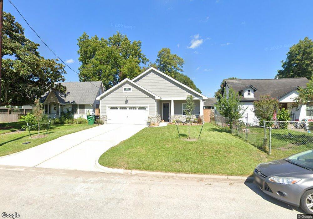 913 Eleanor St, Houston, TX 77009 - photo 1