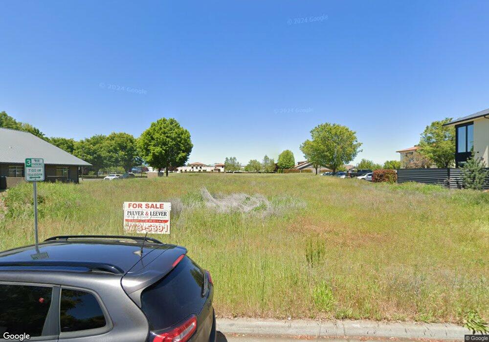 811 Ohare Pkwy, Medford, OR 97504 - photo 1