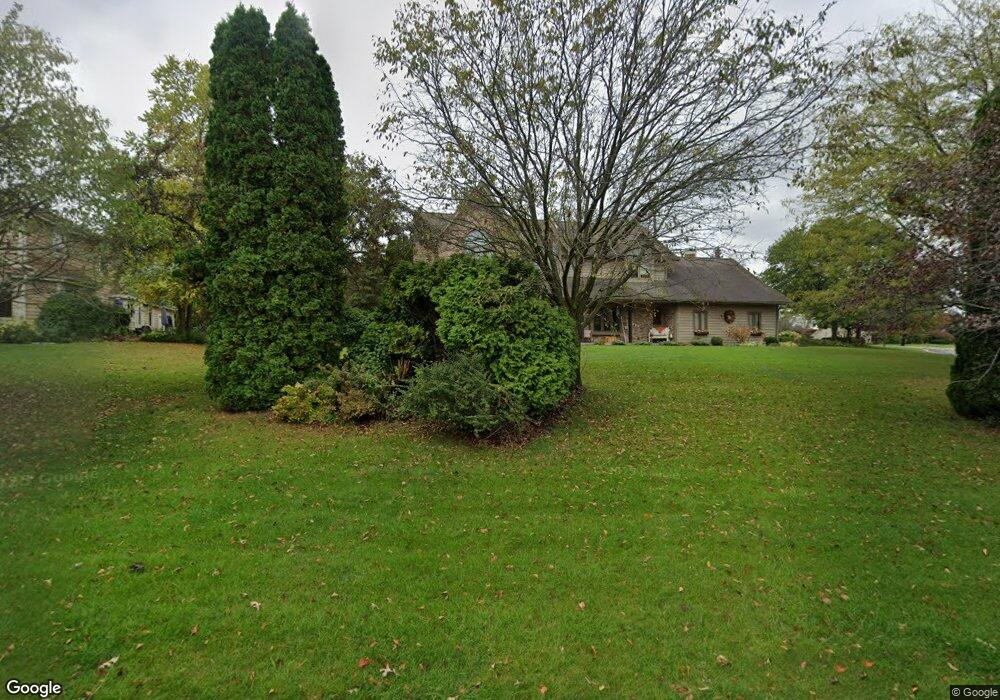 W148N10131 Windsong Cir E, Germantown, WI 53022 - photo 1