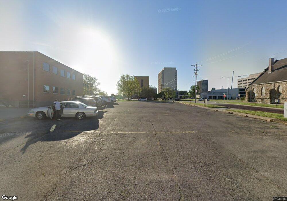 510 SW 7th St, Topeka, KS 66603 - photo 1