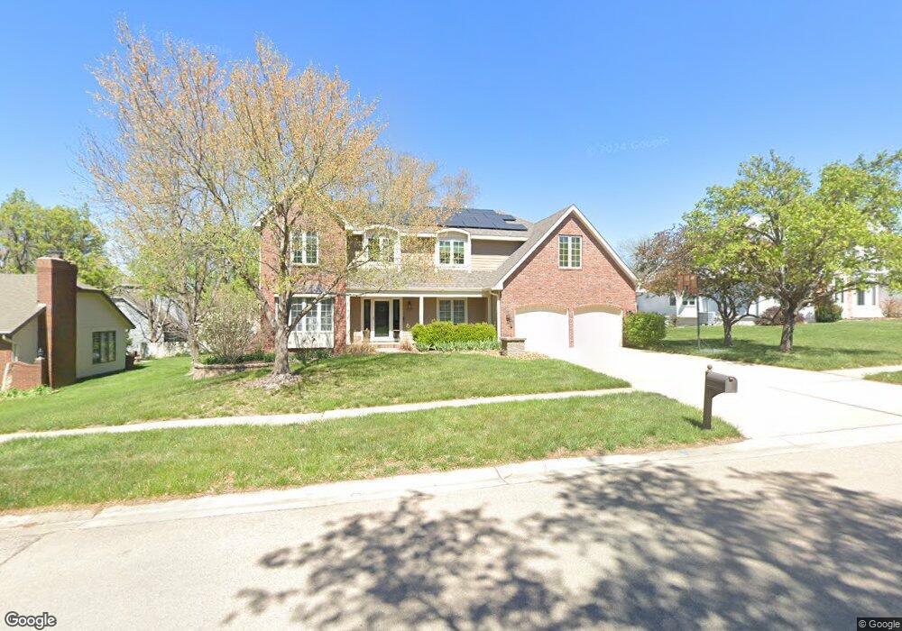 6102 SW 34th Terrace, Topeka, KS 66614 - photo 1