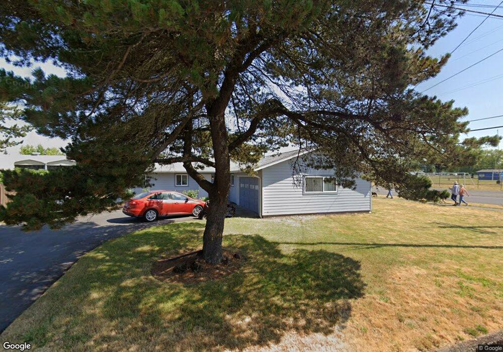 315 E 8th St, Newberg, OR 97132 - photo 1