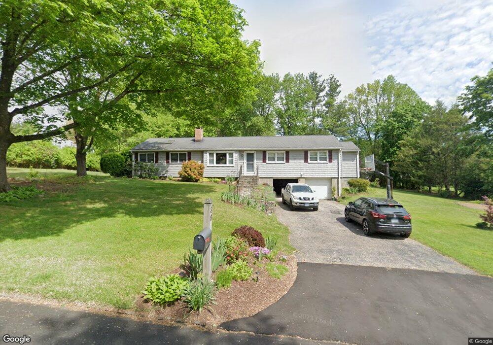 39 Oldfield Rd, Trumbull, CT 06611 - photo 1