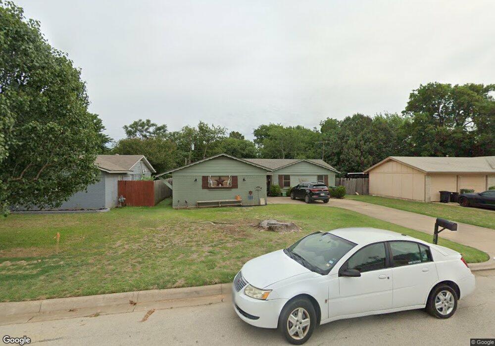 744 Treadwell Dr, Hurst, TX 76053 - photo 1