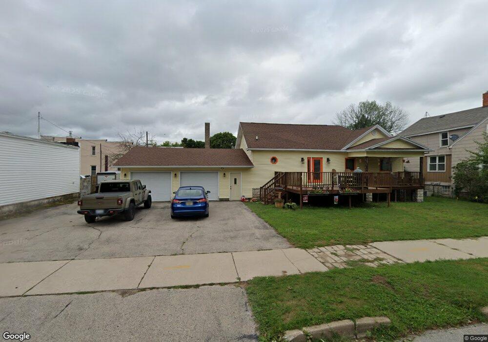 1031 5th St, Menominee, MI 49858 - photo 1