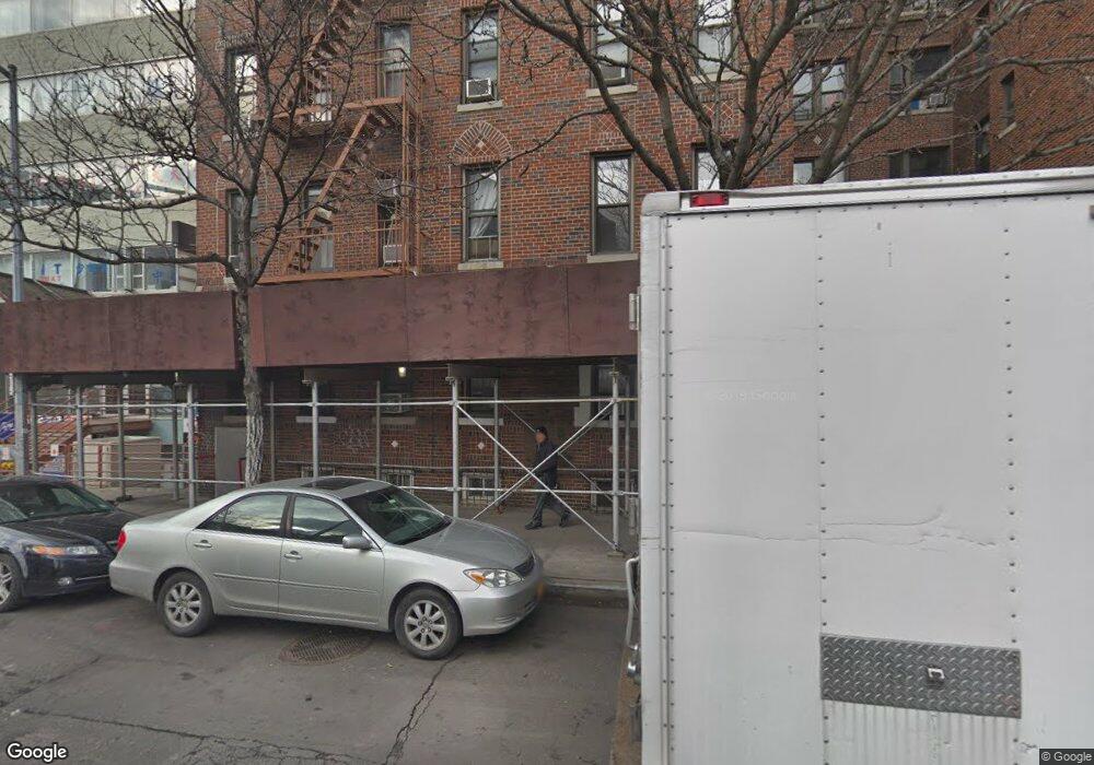 136-39 41st Ave unit 5, Flushing, NY 11355 - photo 1