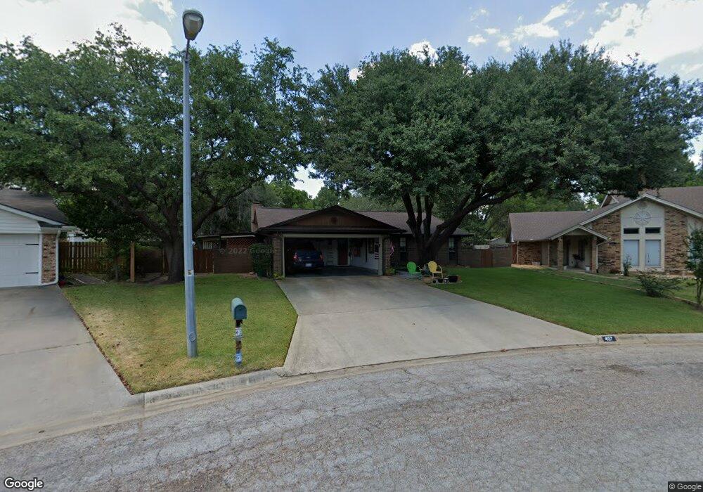 407 Holly Ln, Gainesville, TX 76240 - photo 1