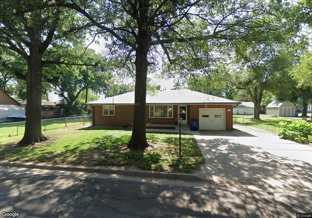 211 S 2nd St, Colwich, KS 67030 - photo 1