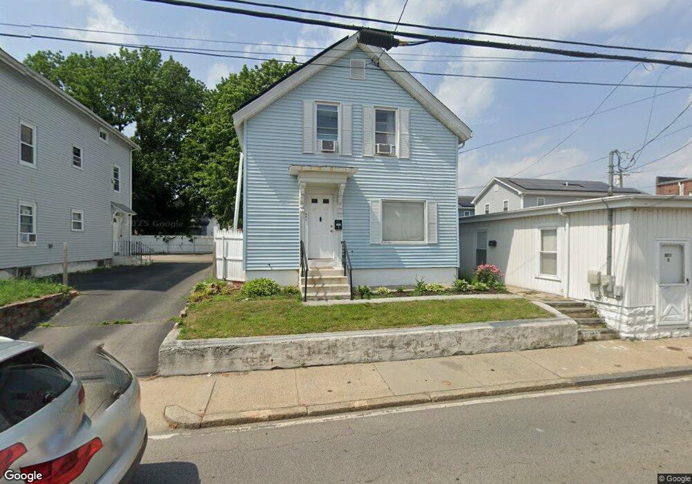 801 Weeden St unit 2, Pawtucket, RI 02860 - photo 1