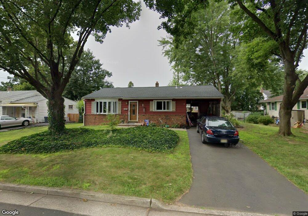 305 Clinton Ave, Middlesex, NJ 08846 - photo 1