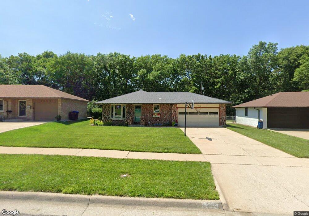 3215 SW Mcclure Rd, Topeka, KS 66614 - photo 1