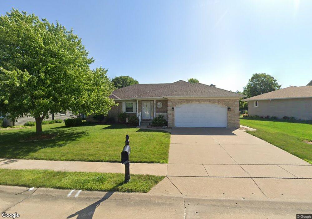 4125 Regency Ct, Davenport, IA 52806 - photo 1
