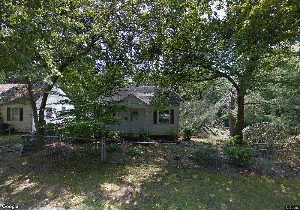 525 Hickory Ave, Statesville, NC 28677 - photo 1