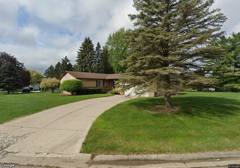 1100 Devenish Ln, Flint, MI 48532 - photo 1