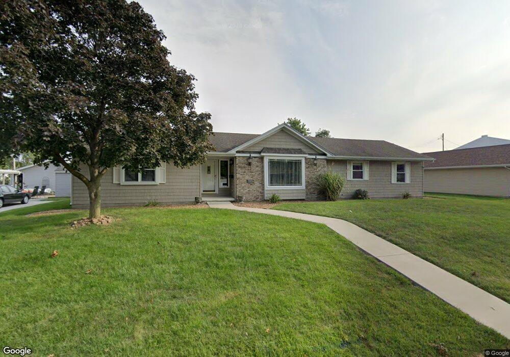 809 Beecher Dr, Tuscola, IL 61953 - photo 1