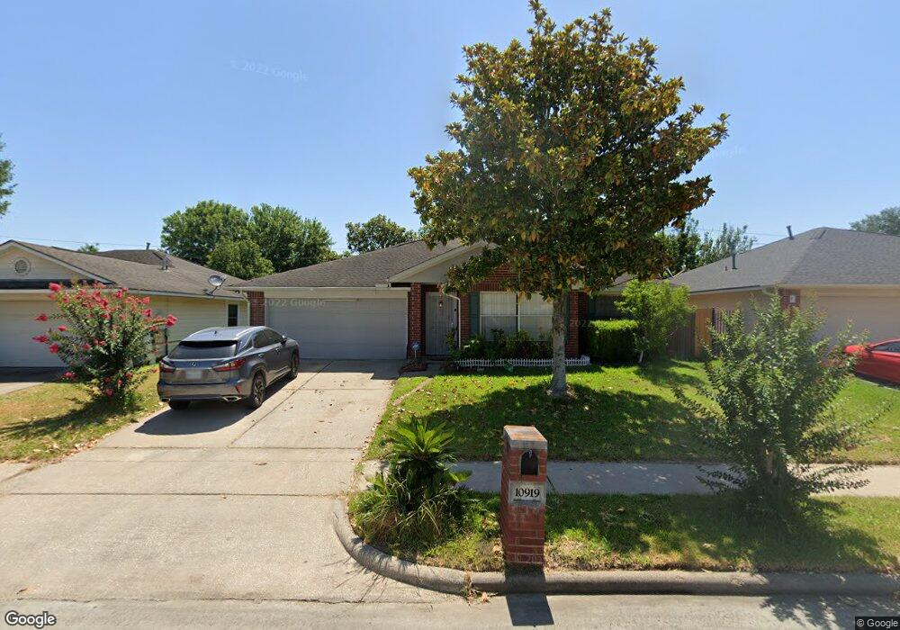 10919 Malden Dr, Houston, TX 77075 - photo 1