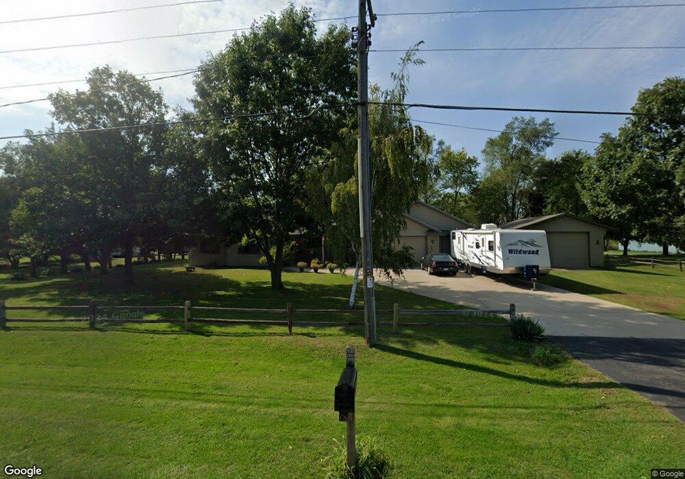 5024 S Driftwood Dr, Janesville, WI 53546 - photo 1