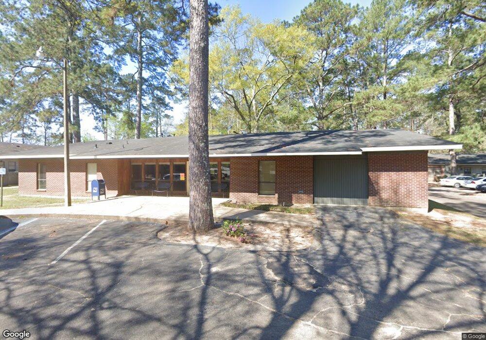 211 Llewellyn Ave, McComb, MS 39648 - photo 1