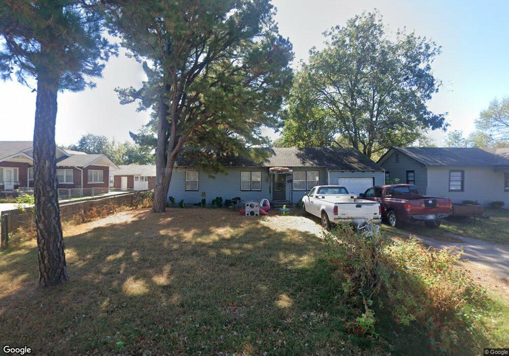 438 E 19th St, Okmulgee, OK 74447 - photo 1
