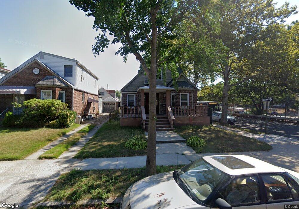 5849 190th St, Fresh Meadows, NY 11365 - photo 1