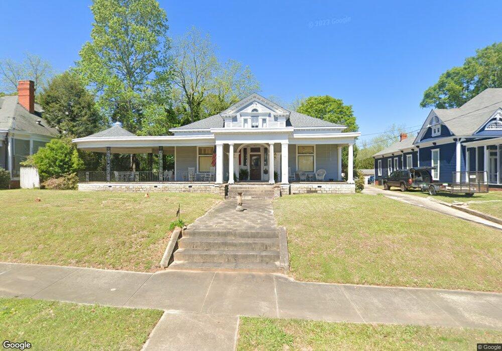 527 Thomaston St, Barnesville, GA 30204 - photo 1