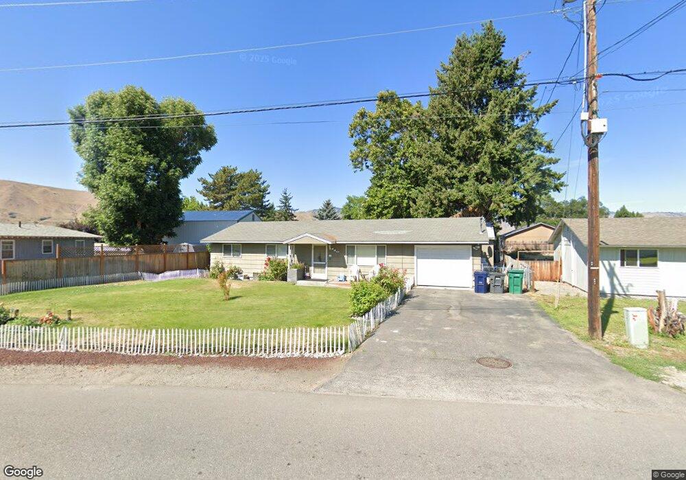 110 S Iowa Ave, East Wenatchee, WA 98802 - photo 1