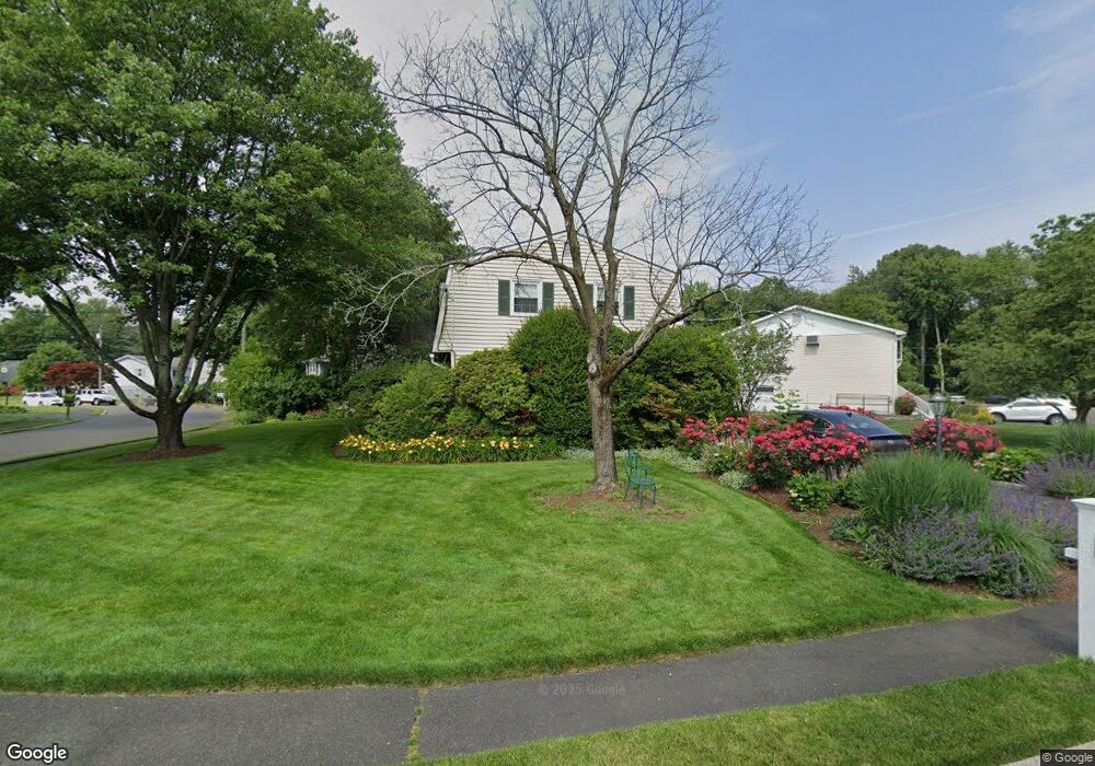1 Three Seasons Ct, Norwalk, CT 06851 - photo 1
