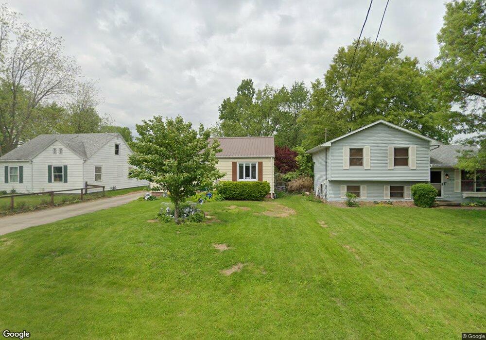 905 N 33rd St, Mattoon, IL 61938 - photo 1