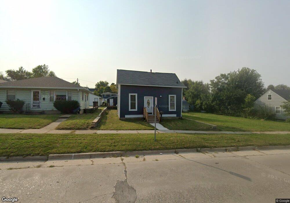 2020 J St SW, Cedar Rapids, IA 52404 - photo 1