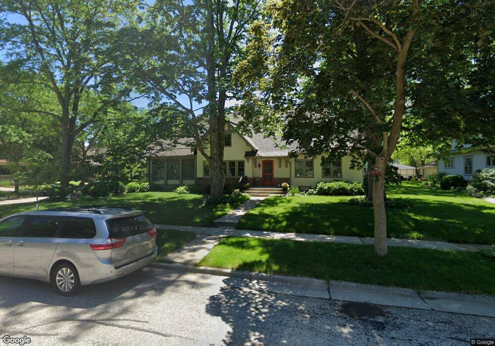 505 W Glenview Ave, Oconomowoc, WI 53066 - photo 1