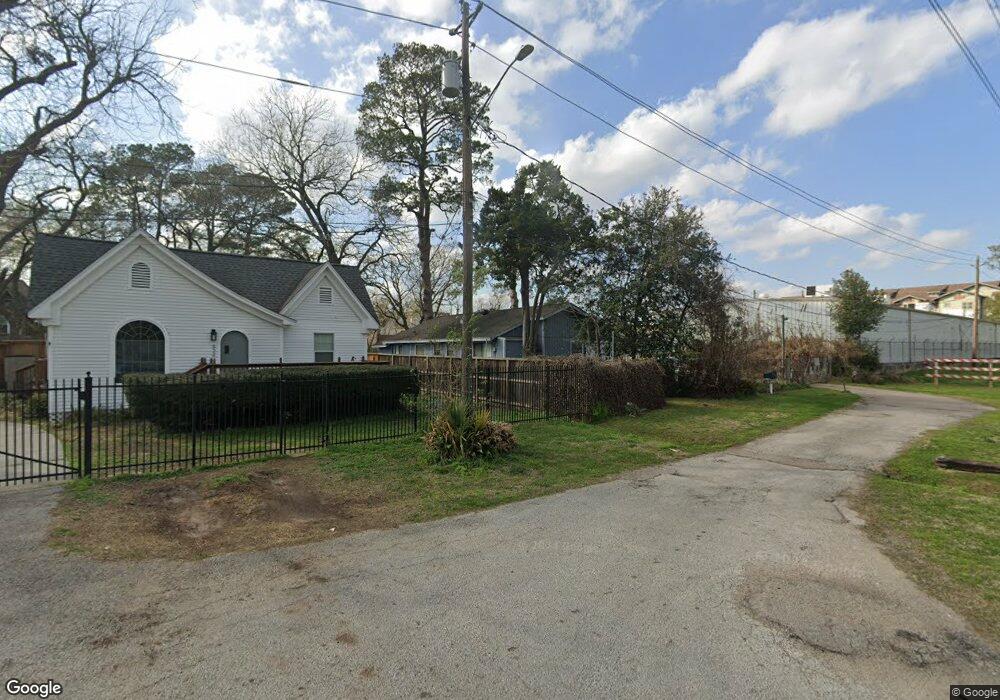 826 W 32nd St, Houston, TX 77018 - photo 1