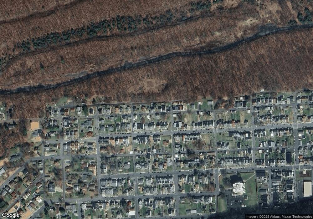 1513 W Independence St unit 15, Coal Township, PA 17866 - photo 1