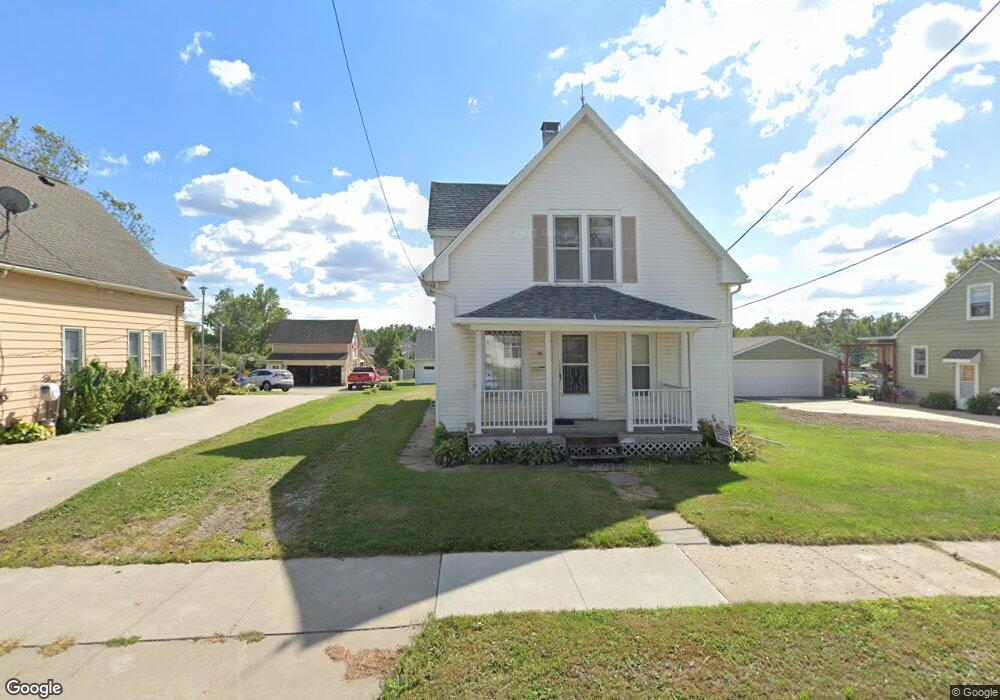 91 Wilson Ave SW, Cedar Rapids, IA 52404 - photo 1