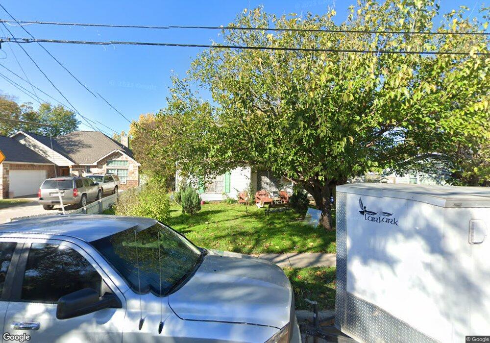 902 Shawnee Trace, Grand Prairie, TX 75051 - photo 1