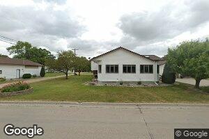 715 7th St NE, Hallock, MN 56728