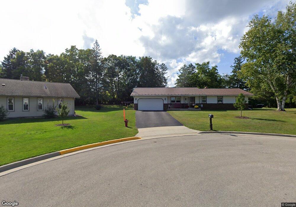 211 Hilltop Cir, Brooklyn, WI 53521 - photo 1