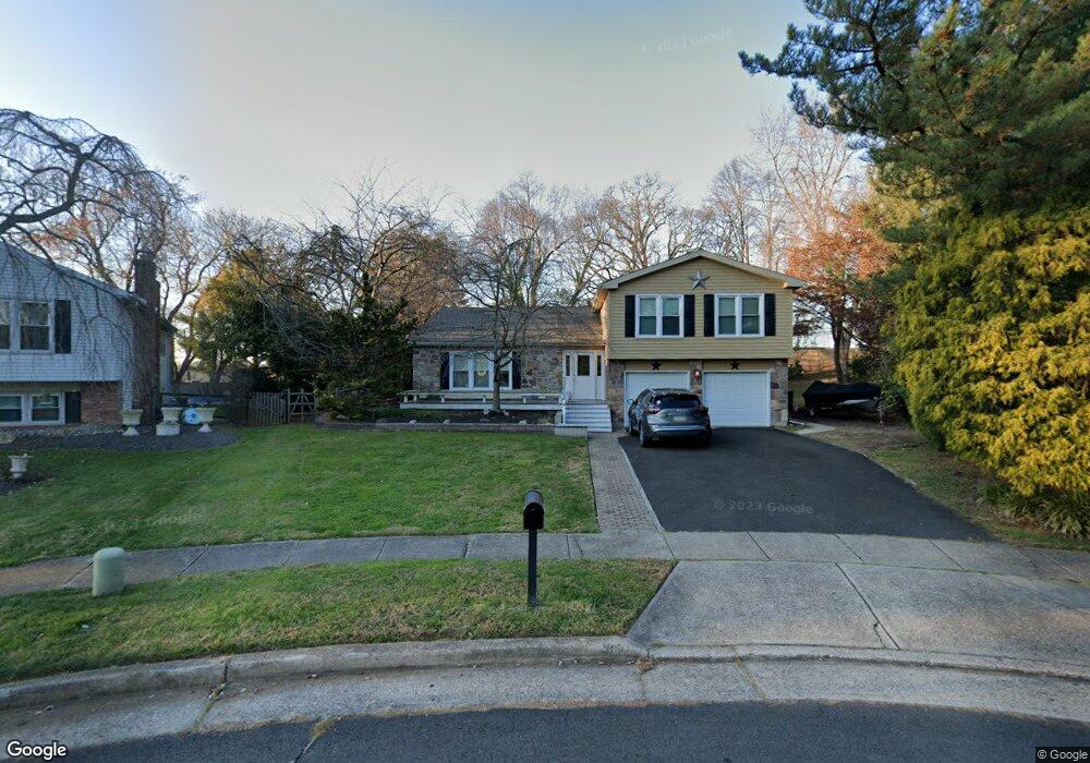 4 Bucks Meadow Ln, Newtown, PA 18940 - photo 1