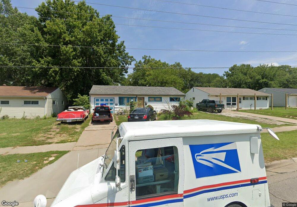 504 SE 37th St, Topeka, KS 66605 - photo 1