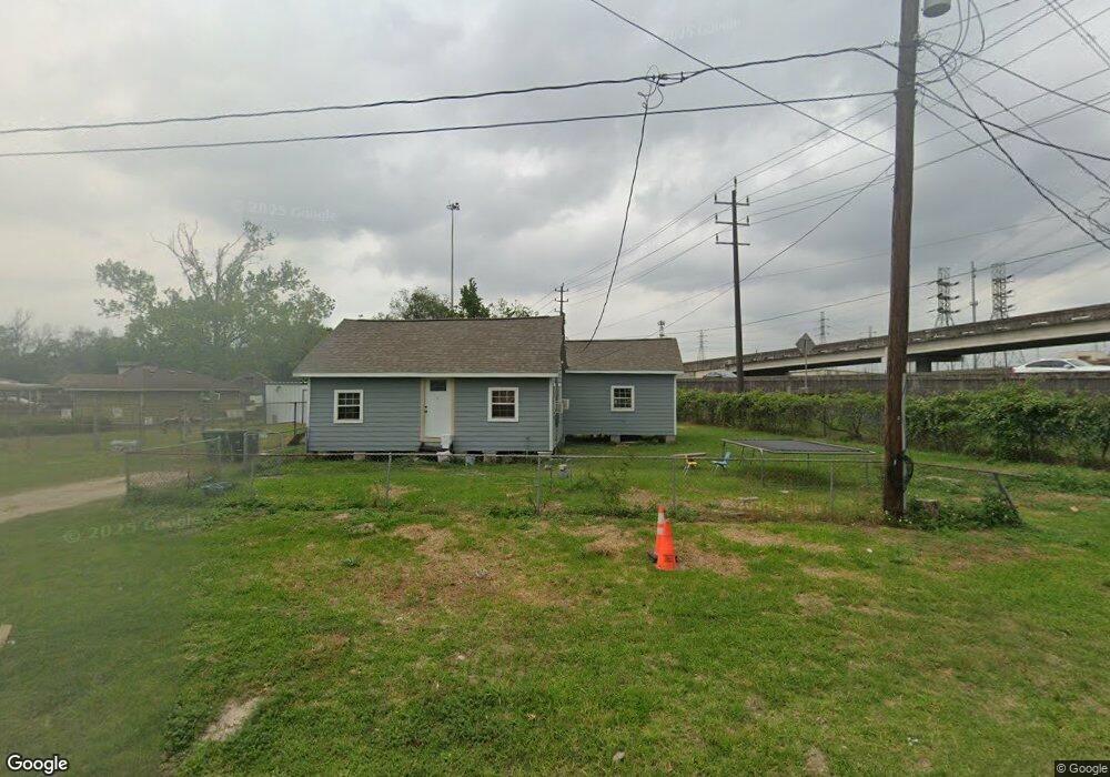 1517 Caplin St, Houston, TX 77022 - photo 1