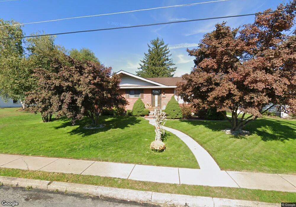 435 Hillside Ave, Dupont, PA 18641 - photo 1