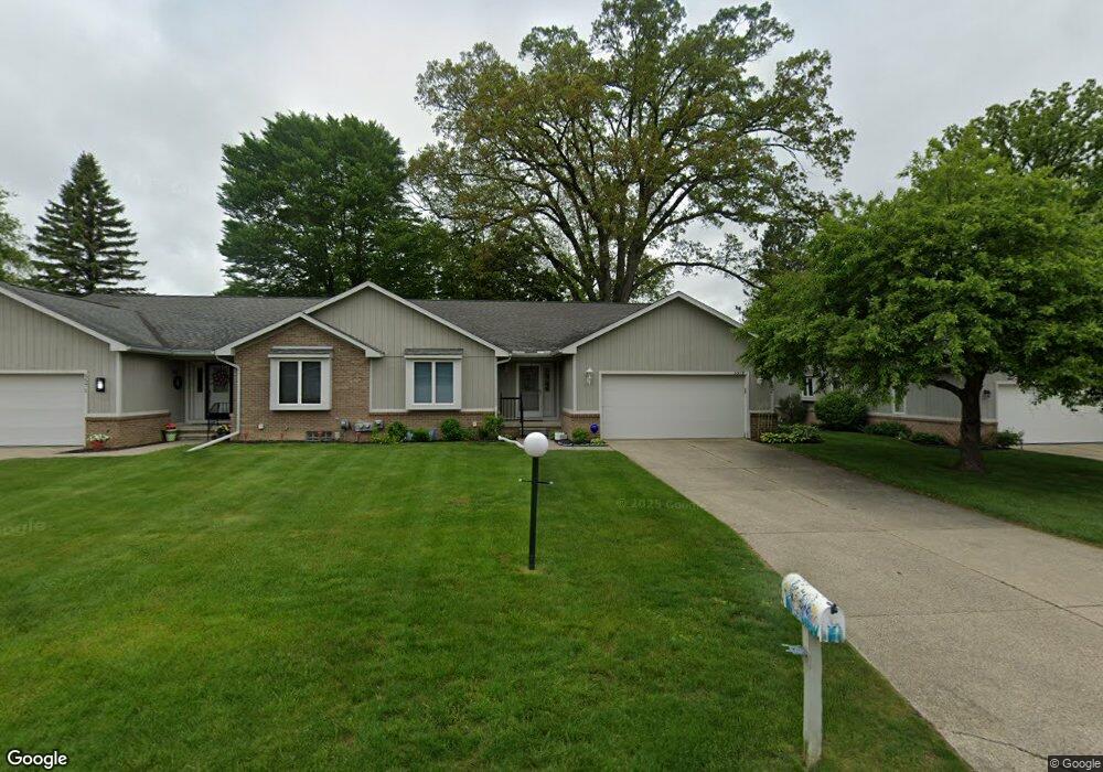 5579 Hickory Cir, Flushing, MI 48433 - photo 1