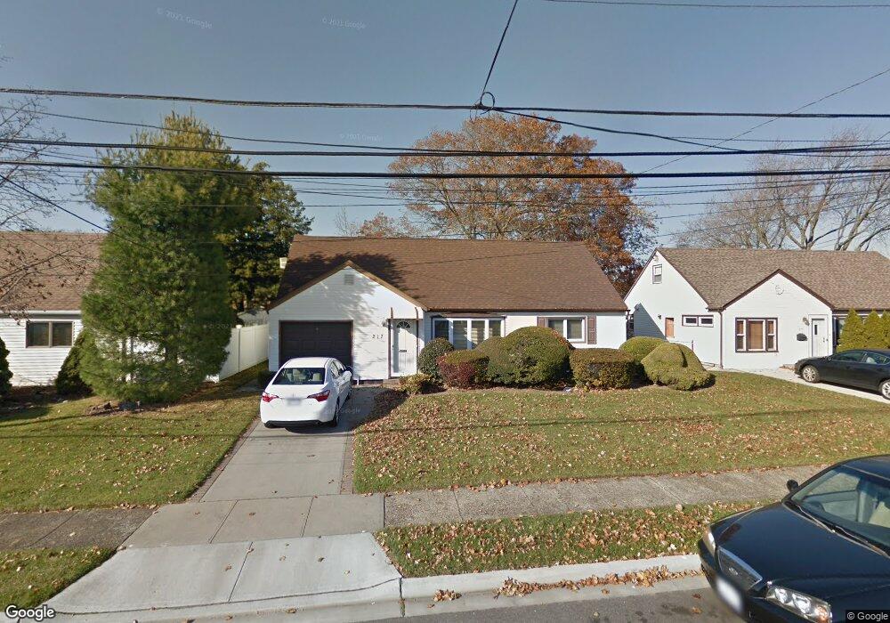 217 Evers Ln, Oceanside, NY 11572 - photo 1