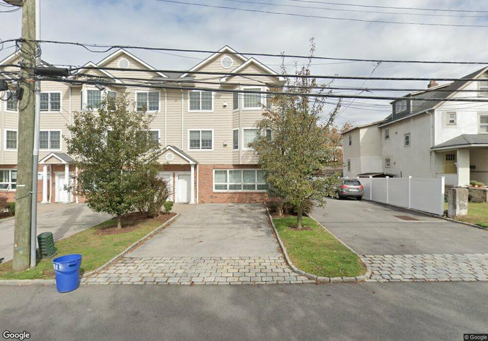 153 Montgomery Ave unit 2, Scarsdale, NY 10583 - photo 1