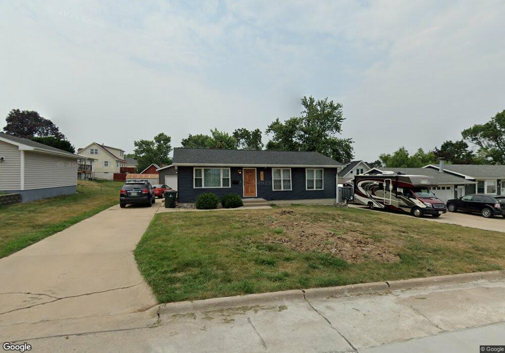 2610 1st St SW, Cedar Rapids, IA 52404 - photo 1