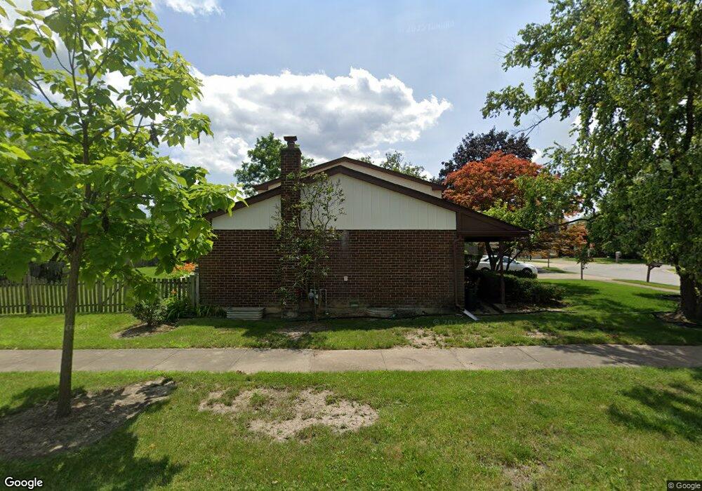 3825 Lizette Ln, Glenview, IL 60026 - photo 1